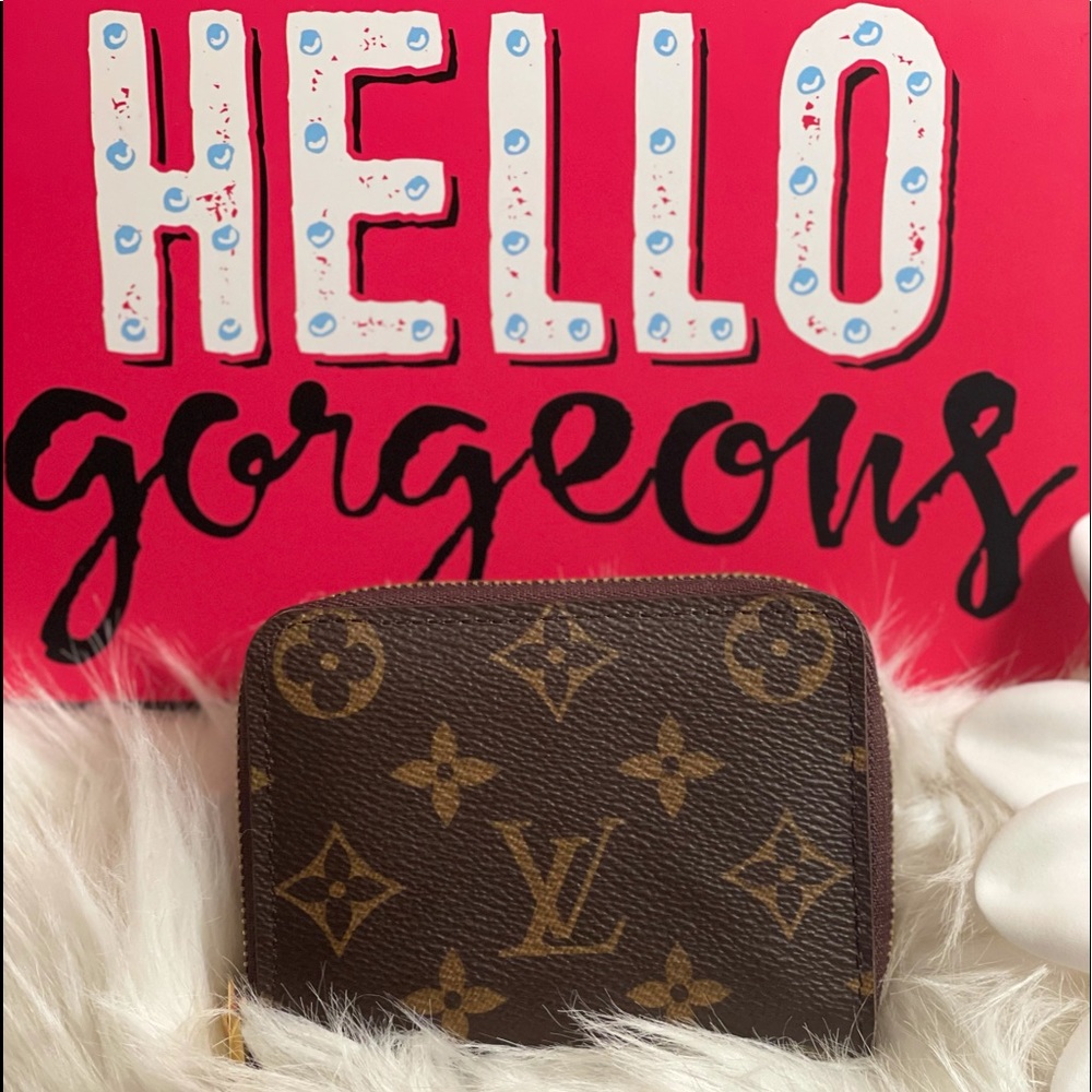Authentic Louis Vuitton zippy wallet